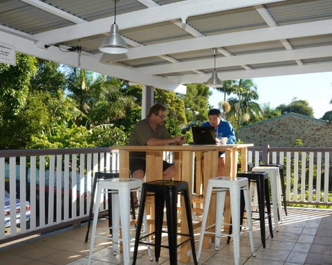 Gonow Family Backpackers Hostel - Accommodation Daintree 3