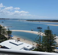 Grand Hotel Ocean view Apartment Labrador - Accommodation Daintree