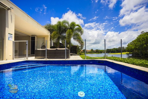 Grand Oasis At Sanctuary Cove - Accommodation Daintree 1