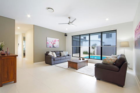 Grand Parade - Accommodation Daintree 3