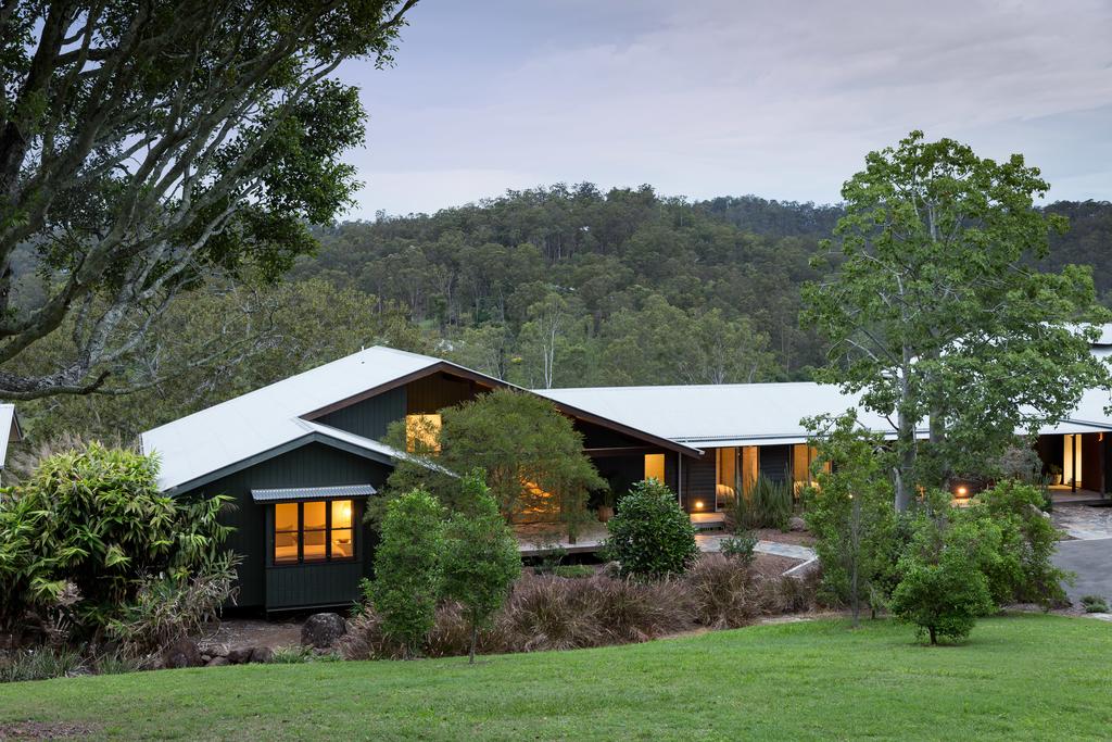 Pullenvale QLD Accommodation Daintree