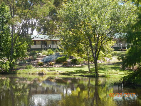 Granite Gardens Cottages & Lake Retreat - Accommodation Daintree 0