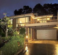 Great Views/Location 5 bedrooms in Glen Waverley - Accommodation Daintree