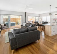HALE KUPA Rye Beach House Spa Table Tennis - Accommodation Daintree