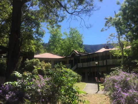 Halls Gap Tavern - Accommodation Daintree 0