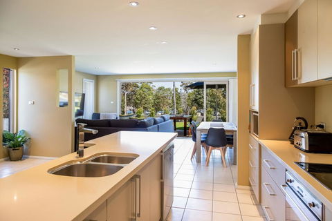 HARBOUR LIGHTS - Ulladulla - Accommodation Daintree 3