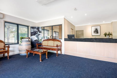 Hawkesbury Race Club Motel - Accommodation Daintree 3