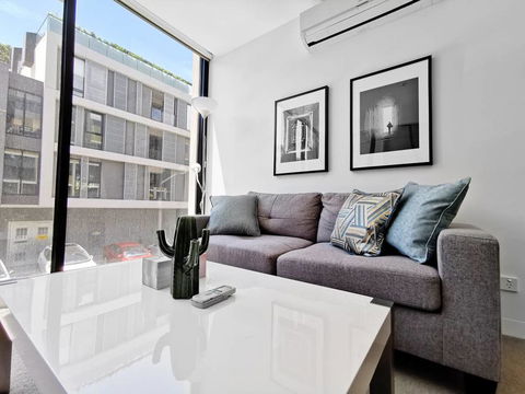 Hawthorn Elegant Lifestyle 1 Bedroom Apartment - Accommodation Daintree 2