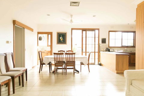 Hawthorn Holiday House - Accommodation Daintree 0