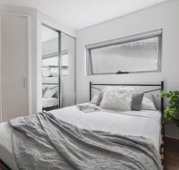 Heart of Sandringham Apartment by Ready Set Host - Accommodation Daintree