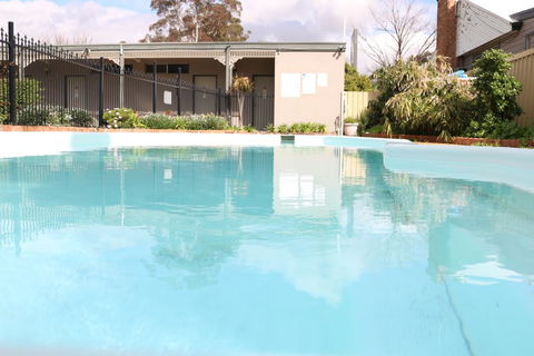 Hermitage Motel - Accommodation Daintree 0