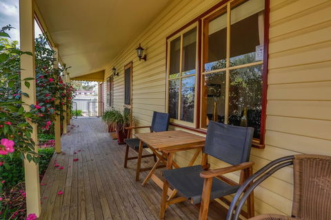 Herrins Lane Cottage - Accommodation Daintree 0