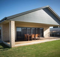 Highview on Victoria Coffin Bay - Accommodation Daintree