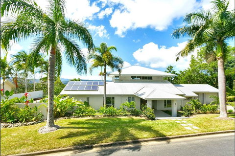 Hilltop Rainforest Retreat - Accommodation Daintree 2