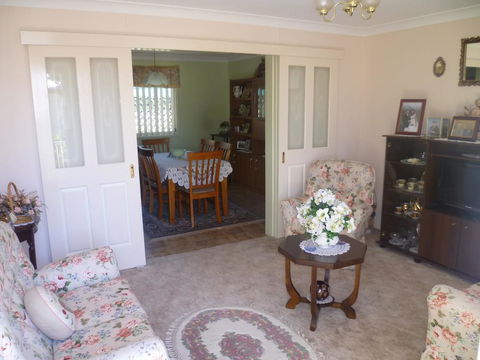 Hillview B & B Forbes - Accommodation Daintree 0