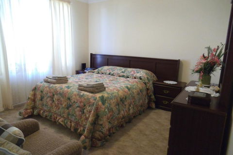 Hillview B & B Forbes - Accommodation Daintree 2