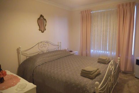 Hillview B & B Forbes - Accommodation Daintree 3