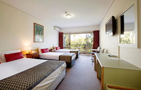 Hinterland Hotel Nerang - Accommodation Daintree 3