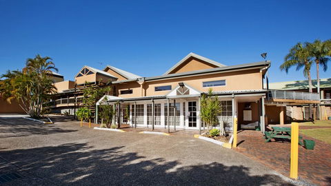 Hinterland Hotel Nerang - Accommodation Daintree 1