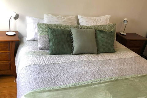 Hobart Beach Front Cottage - Accommodation Daintree 1