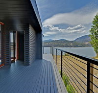 Hobart Waterfront Luxury Retreat - Accommodation Daintree
