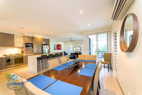 Holiday Home Bayhill Manor - Accommodation Daintree 3