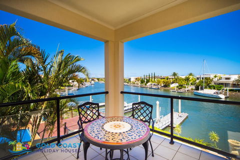 Holiday Home Luxe @ Sanctuary Cove - Accommodation Daintree 3