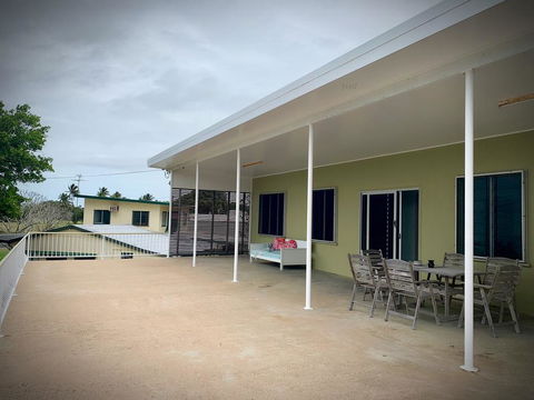 Holiday Rental - Huge House With Beach Views - Accommodation Daintree 2