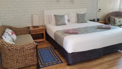 Holland Park Motel - Accommodation Daintree 0