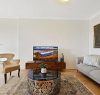 HomeHotel-Ultra Convenient Luxury Apartment close to Train Shops CBD - Accommodation Daintree