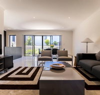 Homeplus-Escape to Modern Home in Hope Island - Accommodation Daintree