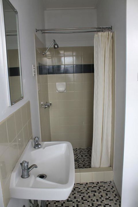 Hotel Beach House Nambour - Accommodation Daintree 1