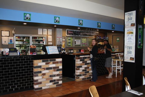 Hotel Beach House Nambour - Accommodation Daintree 3