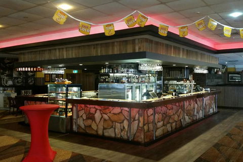 Isa Hotel - Accommodation Daintree 3