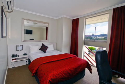 Isa Hotel - Accommodation Daintree 1