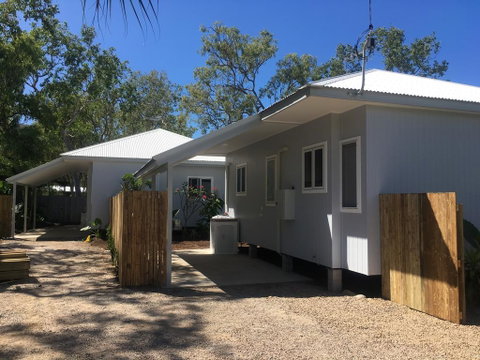 Island Cottages - Accommodation Daintree 2