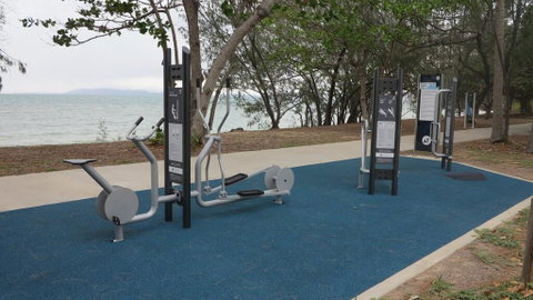 Island View Unit 2 / 40 Marine Parade - Accommodation Daintree 0