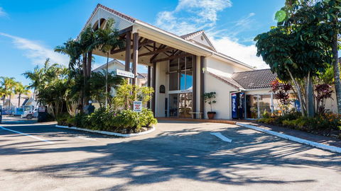 Isle Of Palms Resort - Accommodation Daintree 2
