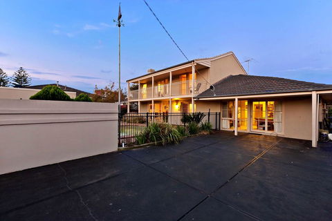 Isle Of Serenity - Accommodation Daintree 3
