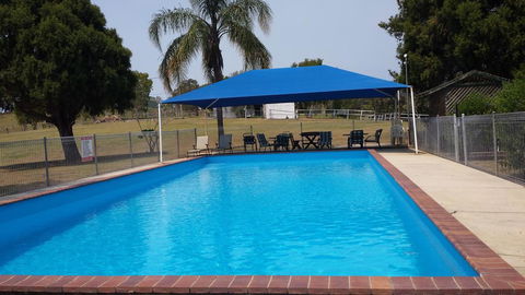 Jacaranda Motor Lodge - Accommodation Daintree 0