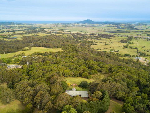 Jaspers Brush - Tranquil Gardens & Stunning Views - Accommodation Daintree 1