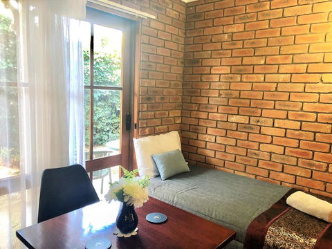 Jolly Swagman Motor Inn Euroa - Accommodation Daintree 3