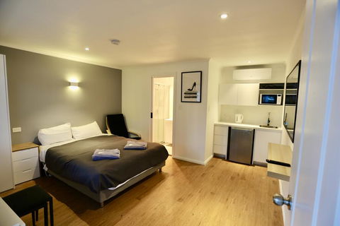 Junee Tourist Park - Accommodation Daintree 0
