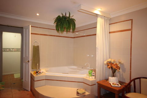 Kalimna - Spa Room - Accommodation Daintree 1