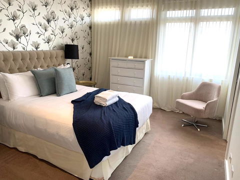 Kew Luxury Townhouse - Accommodation Daintree 3