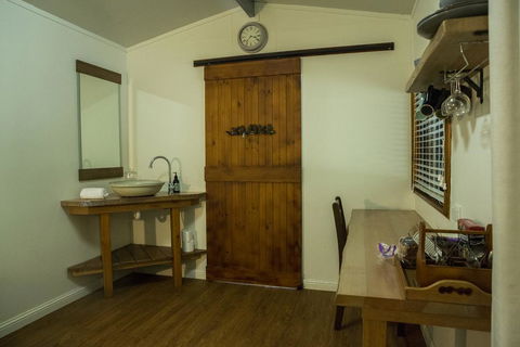 Kingfisher Cabin - Accommodation Daintree 3