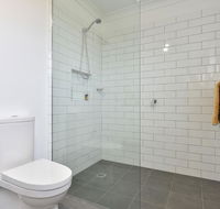 Kinloch Cottage renovated to new on Daisy Hill Vineyard - Accommodation Daintree