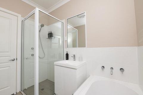 Kinross On Cox Sweet, Neat & Simple + Wifi - Accommodation Daintree 1