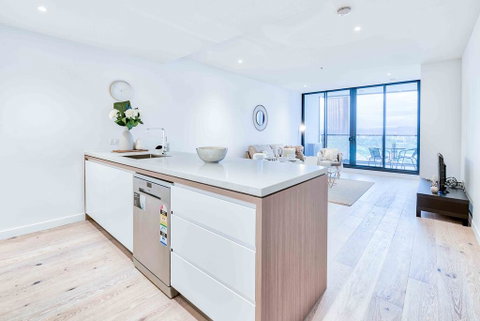 KOZYGURU FORTITUDE VALLEY HIGH LEVEL 2 BED APT + FREE PARKING QFV179-2612 - Accommodation Daintree 1