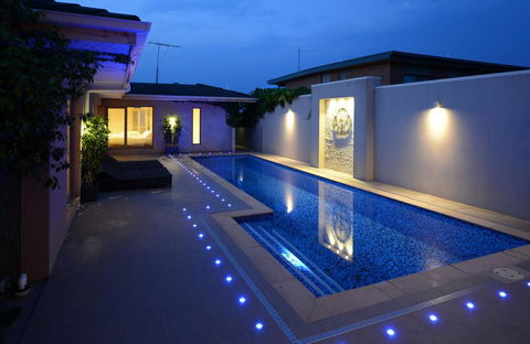 Kraimorie Large Family Beach House With Pool, Superb Water Views, Pool, And Games Room - Accommodation Daintree 0